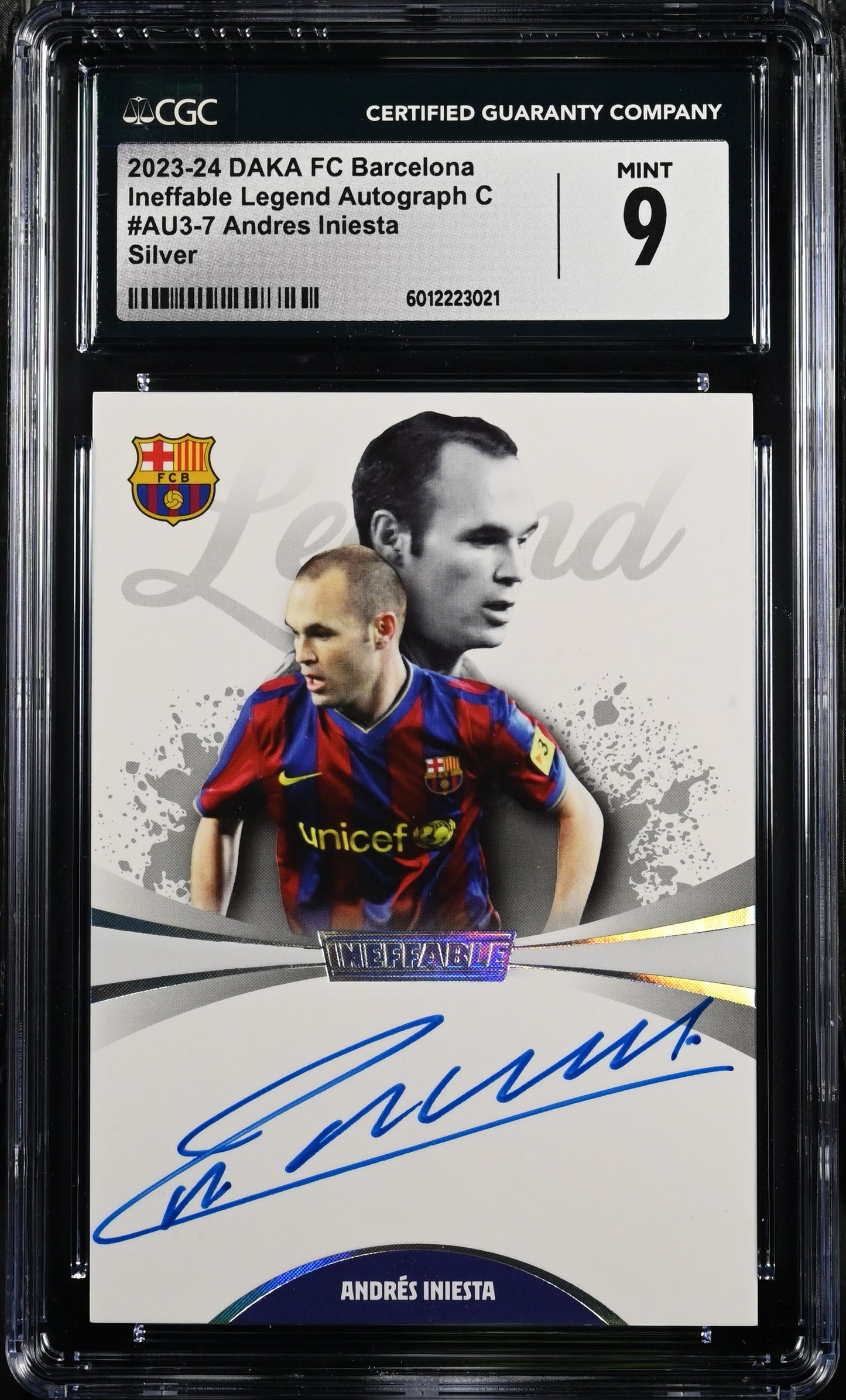 2023-24 Andres Iniesta Autographe On card Daka Ineffable Legend 12/45 CGC9
