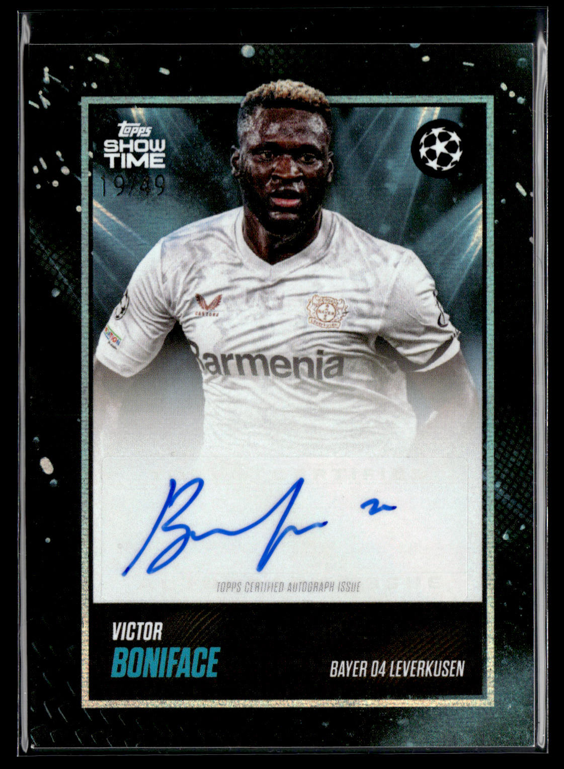 2024-25 Victor Boniface 19/49 Autographe Topps Showtime UEFA Club Competitions